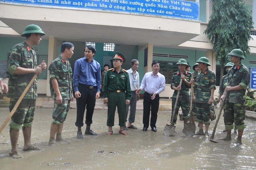 Huy động các lực lượng hỗ trợ trường học khắc phục hậu quả thiên tai