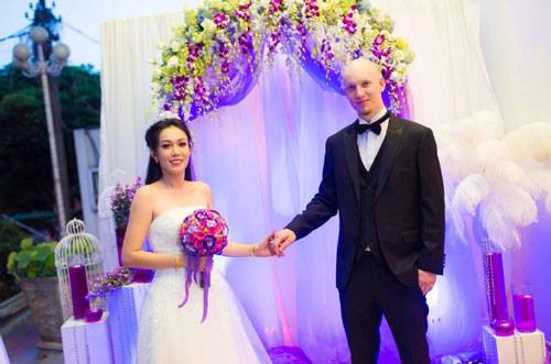 Chàng trai Na Uy phải lòng mẹ Việt đơn thân qua tiếng hát ru con ảnh 2 chang-trai-na-uy-phai-long-me-viet-don-than-qua-tieng-ru-au-o-1