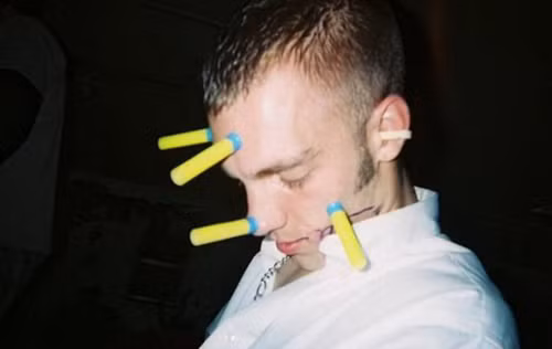 Kết cục của thanh niên yếu còn ra gió.