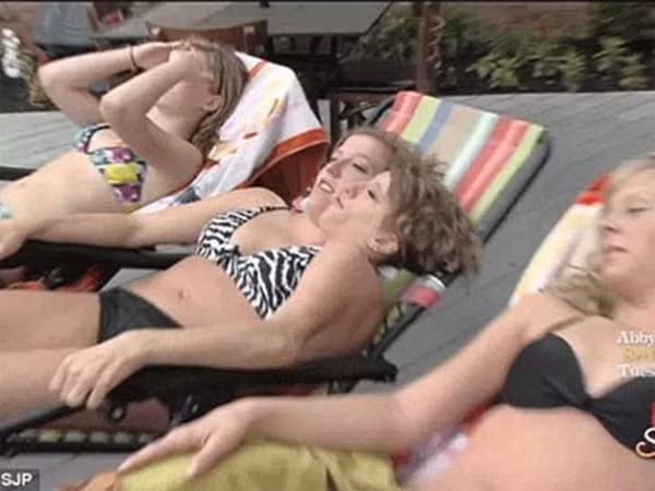 Song sinh dinh lien 8