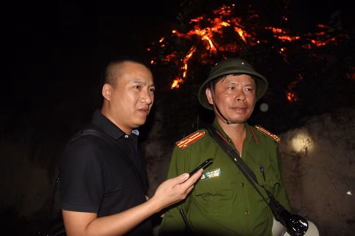 Phóng viên phỏng vấn lãnh đạo Công an huyện Đức Thọ.