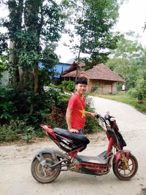 Dù sinh ra ở một vùng quê khó khăn nhưng Hành luôn biết vươn lên trong học tập.