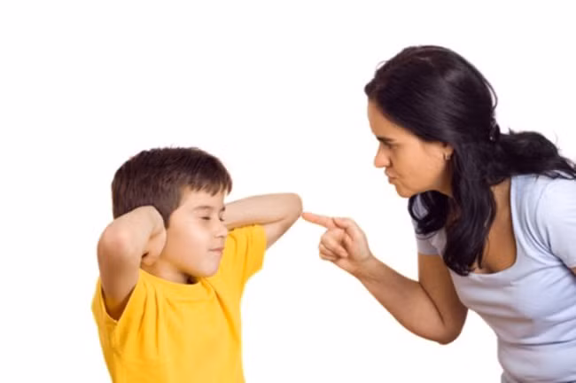 có nhũng hanh dong này, cha mẹ da quá nghiem khác khién con bị tỏn thuong hinh anh 2