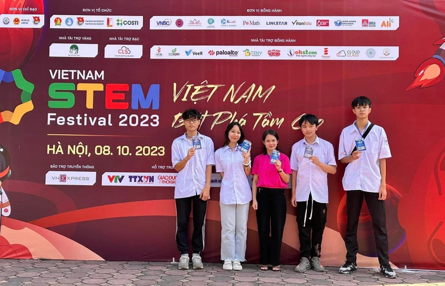 Cao Bằng vô địch cuộc thi Vietnam STEM Robotics Việt Nam năm 2023.