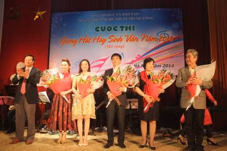 Vút cao tiếng hát, thắp sáng đam mê