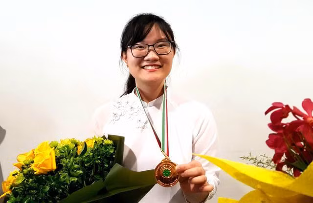 Cô gái vàng Sinh học Việt Nam” nhận học bổng 7 tỷ đồng của Viện công nghệ danh giá thế giới - 1