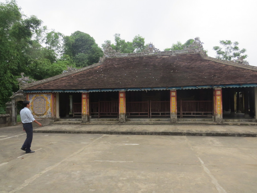 Đình làng Bàn Môn quê hương Đại tướng Lê Đức Anh. Đình làng Bàn Môn quê hương Đại tướng Lê Đức Anh.