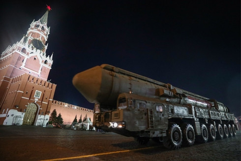 Cận cảnh một hệ thống tên lửa đạn đạo liên lục địa RS-24 Yars.
