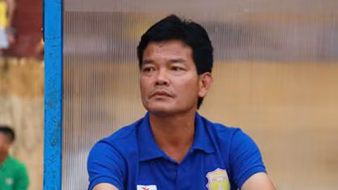 Nam Định bất ngờ thay HLV trước trận gặp Hà Nội FC