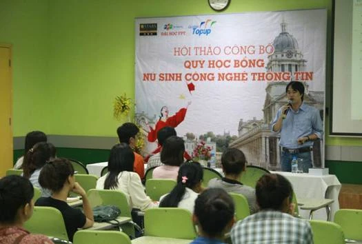 Hội thảo công bố Quỹ học bổng nữ sinh công nghệ thông tin.