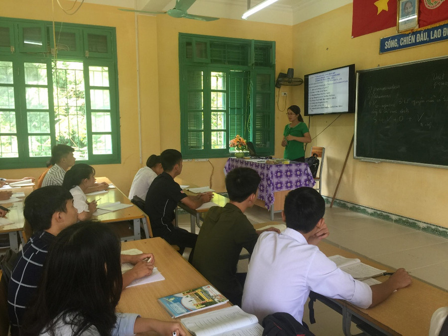 Giờ học Tiếng Anh của HS Trường THP Lâm Bình (Tuyên Quang). Ảnh: T.G Giờ học Tiếng Anh của HS Trường THP Lâm Bình (Tuyên Quang). Ảnh: T.G