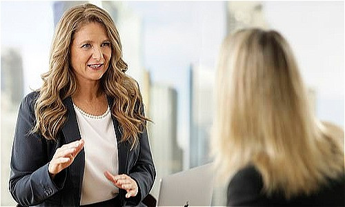 Chuyên gia tư vấn tài chính 51 tuổi Helen Baker nói rằng rất nhiều phụ nữ không hề chuẩn bị trước cho mình về tiền bạc trước khi ly hôn nên dễ khủng hoảng sau đó. Chuyên gia tư vấn tài chính 51 tuổi Helen Baker nói rằng rất nhiều phụ nữ không hề chuẩn bị trước cho mình về tiền bạc trước khi ly hôn nên dễ khủng hoảng sau đó.Ảnh: Supplied.