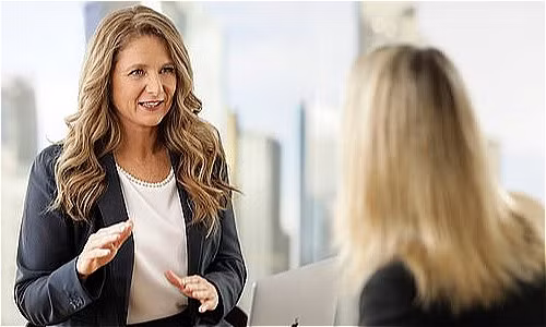 Chuyên gia tư vấn tài chính 51 tuổi Helen Baker nói rằng rất nhiều phụ nữ không hề chuẩn bị trước cho mình về tiền bạc trước khi ly hôn nên dễ khủng hoảng sau đó. Chuyên gia tư vấn tài chính 51 tuổi Helen Baker nói rằng rất nhiều phụ nữ không hề chuẩn bị trước cho mình về tiền bạc trước khi ly hôn nên dễ khủng hoảng sau đó.Ảnh: Supplied.