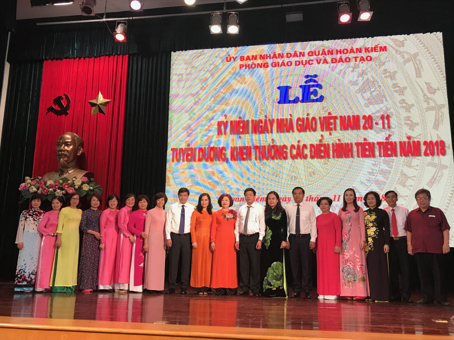 Ngành GD-ĐT Hoàn Kiếm (Hà Nội) tuyên dương, khen thưởng điển hình tiên tiến năm 2018 ảnh 10 Ngành GD-ĐT Hoàn Kiếm (Hà Nội) tuyên dương, khen thưởng điển hình tiên tiến năm 2018 ảnh 10