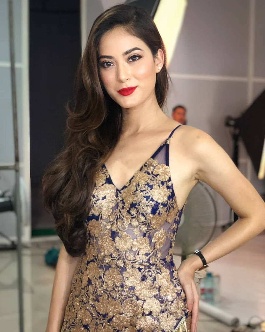 Hoa hậu Thế giới Nepal, Shrinkhala Khatiwa, đã khiến người hâm mộ rất tiếc nuối khi trượt top 5 Miss World 2018.Không chỉ sở hữu vẻ đẹp trong trẻo nổi bật, cô gái sinh năm 1995 còn được khen ngợi về tri thức, xuất thân danh giá. H