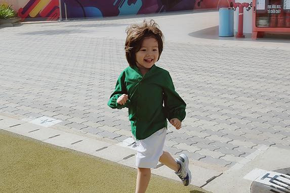 Chồng Tây vừa bị lộ danh tính, Elly Trần lại tiết lộ câu chuyện gia đình đầy bất ngờ - Ảnh 2. Chồng Tây vừa bị lộ danh tính, Elly Trần lại tiết lộ câu chuyện gia đình đầy bất ngờ-2