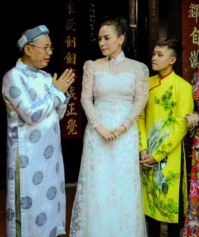 Bất ngờ với hình ảnh cao lớn phổng phao của Hồ Văn Cường ảnh 1 bat ngo voi hinh anh cao lon phong phao cua ho van cuong - 1