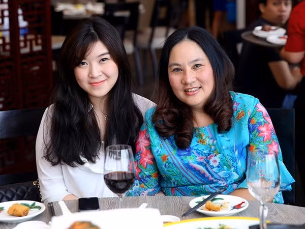 Sau hơn 5 năm ngày mất Wanbi Tuấn Anh: Mẹ thực hiện nguyện vọng của con trai, em gái ngày càng xinh đẹp - Ảnh 8.