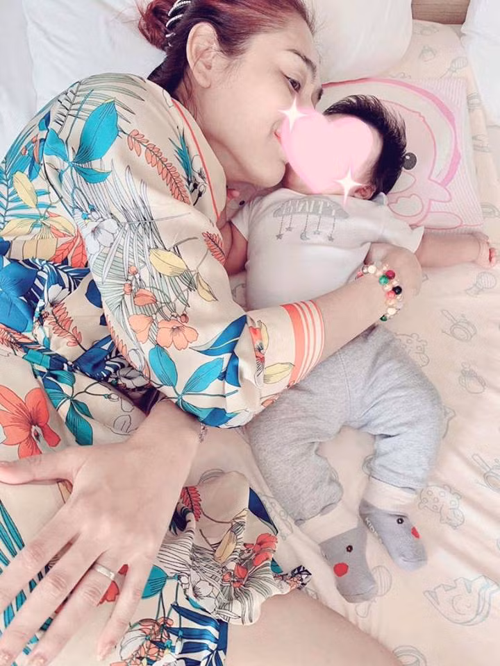 Lâm Khánh Chi khoe ảnh con ra đời nhờ mang thai hộ, tốn 1 tỷ đồng