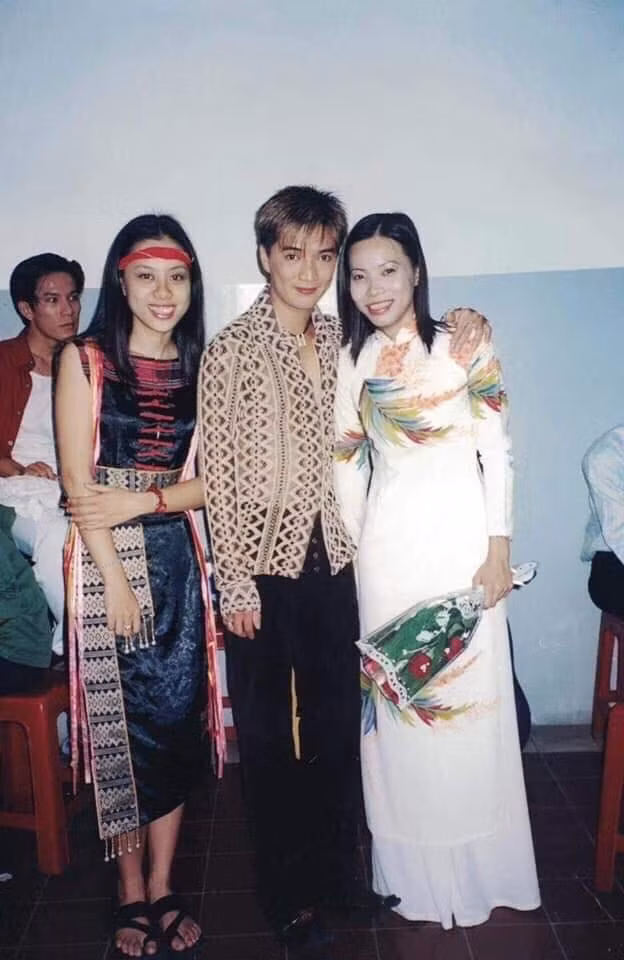 Ít ai ngờ đây là hình ảnh của Đàm Vĩnh Hưng cách đây 17 năm ảnh 1