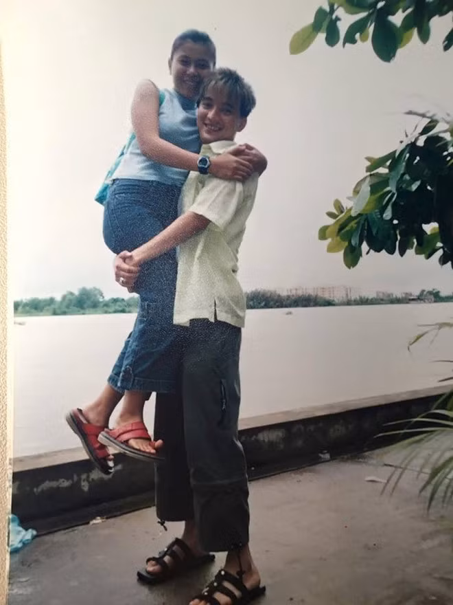 Ít ai ngờ đây là hình ảnh của Đàm Vĩnh Hưng cách đây 17 năm ảnh 4