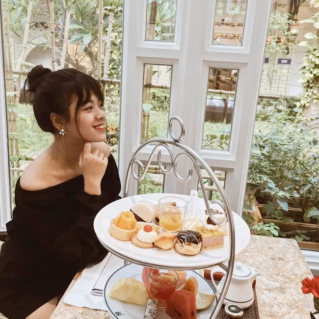 Ngỡ ngàng với nhan sắc lột xác tuổi 15 của Hồng Khanh - công chúa út nhà nghệ sĩ Chiều Xuân - Ảnh 2.