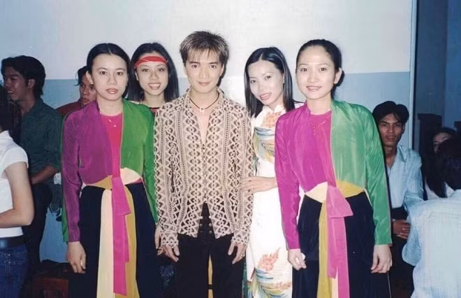 Ít ai ngờ đây là hình ảnh của Đàm Vĩnh Hưng cách đây 17 năm