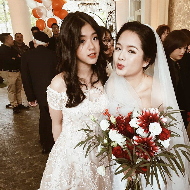 Ngỡ ngàng với nhan sắc lột xác tuổi 15 của Hồng Khanh - công chúa út nhà nghệ sĩ Chiều Xuân - Ảnh 1. Ngỡ ngàng với nhan sắc lột xác tuổi 15 của Hồng Khanh - công chúa út nhà nghệ sĩ Chiều Xuân - Ảnh 1.