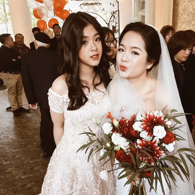 Ngỡ ngàng với nhan sắc lột xác tuổi 15 của Hồng Khanh - công chúa út nhà nghệ sĩ Chiều Xuân - Ảnh 1.