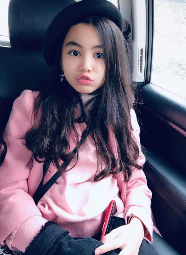 Cận cảnh 2 cô con gái xinh như Hoa hậu của MC Quyền Linh ảnh 7 khong chi 1, mc quyen linh co den 2 co con gai xinh nhu hoa hau, sap cao hon bo! - 7