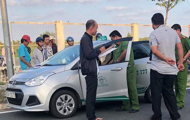 Lời kể kinh hoàng của tài xế taxi bị cứa cổ ở Cà Mau ảnh 2 Lời kể kinh hoàng của tài xế taxi bị cứa cổ ở Cà Mau - ảnh 2