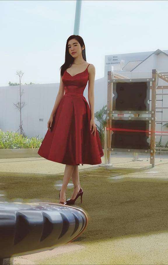 Chồng Tây vừa bị lộ danh tính, Elly Trần lại tiết lộ câu chuyện gia đình đầy bất ngờ - Ảnh 1. Chồng Tây vừa bị lộ danh tính, Elly Trần lại tiết lộ câu chuyện gia đình đầy bất ngờ-1