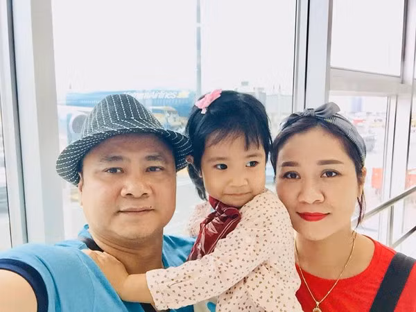  Gia đình hạnh phúc của NSND Tự Long. 