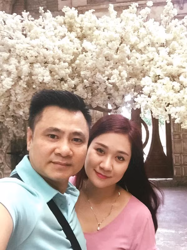  Tự Long và người vợ thứ 2. 