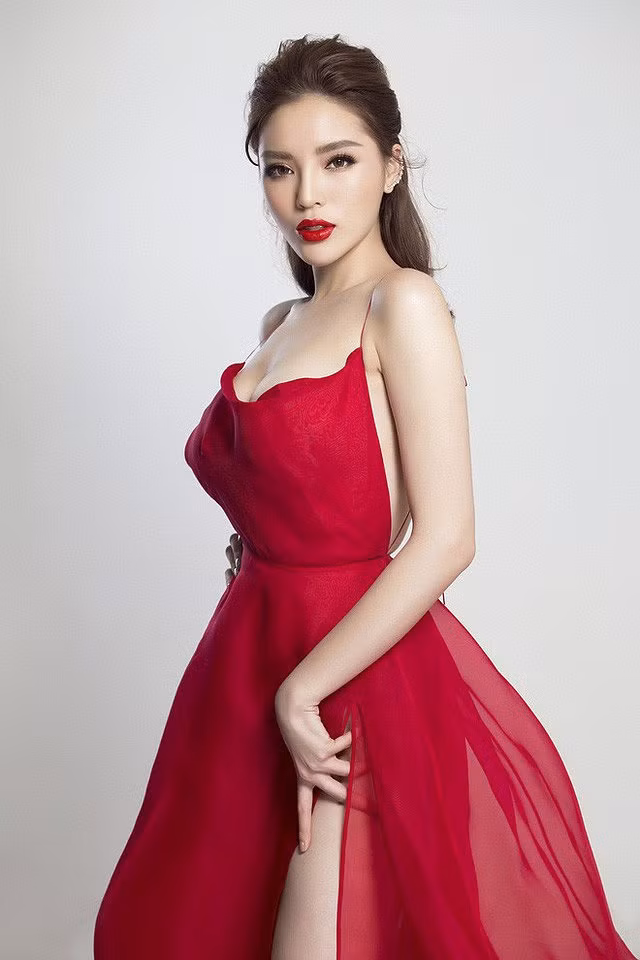 Hoa hậu Kỳ Duyên vướng khá nhiều ồn ào sau khi đăng quang.