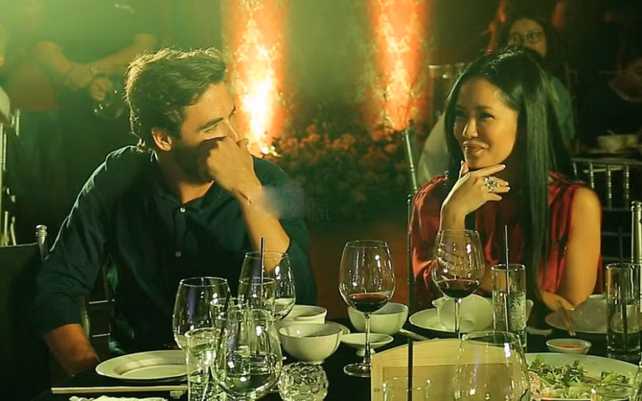 Hồng Nhung tái xuất bên trai lạ sau ồn ào hôn nhân.