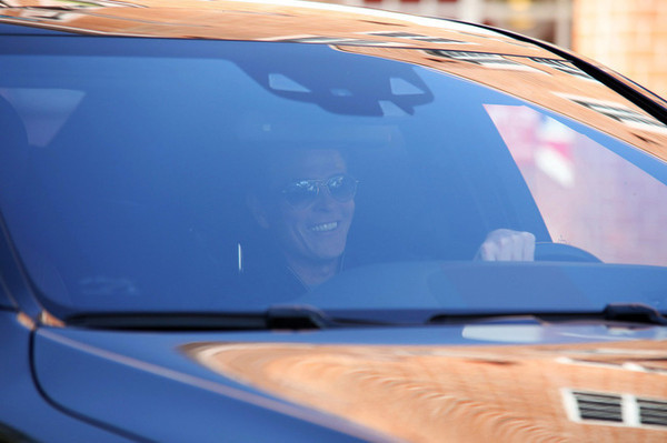 Bị “cắm sừng” khi vợ ngoại tình với tỷ phú Amazon, chồng của Lauren Sanchez phản ứng khó tin ảnh 1 Patrick Whitesell xuất hiện với nụ cười tươi sau khi hay tin vợ ngoại tình.