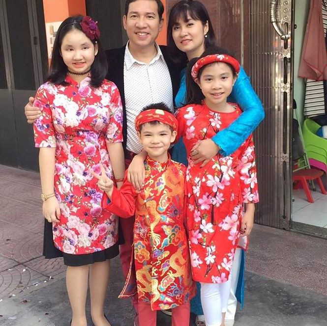 Cận cảnh nhan sắc mặn mà vợ kém 11 tuổi của danh hài Quang Thắng ảnh 12 Nhan sắc vợ kém 11 tuổi của danh hài Quang Thắng - ảnh 13