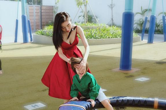 Chồng Tây vừa bị lộ danh tính, Elly Trần lại tiết lộ câu chuyện gia đình đầy bất ngờ - Ảnh 7. Chồng Tây vừa bị lộ danh tính, Elly Trần lại tiết lộ câu chuyện gia đình đầy bất ngờ-7