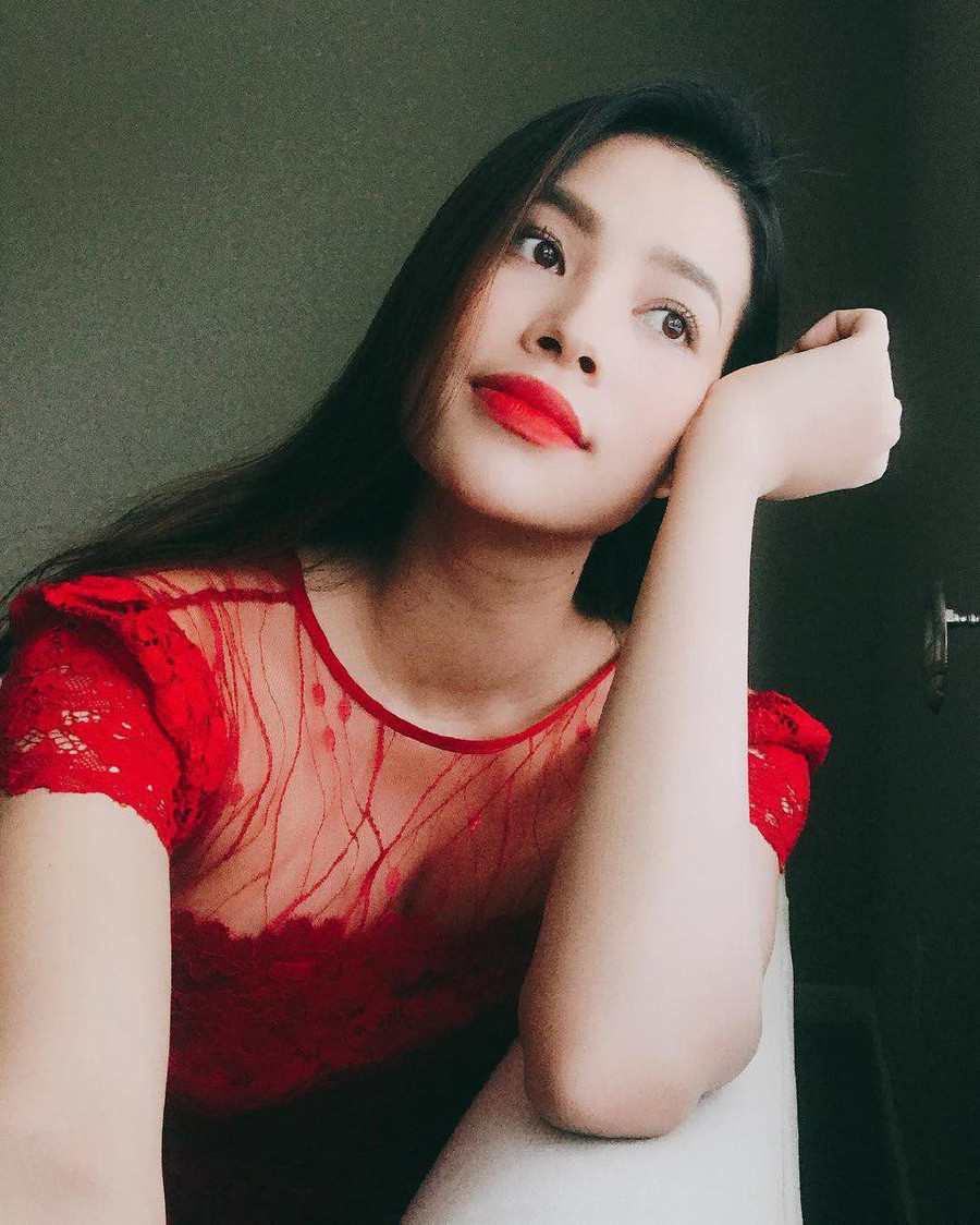 photo_2019-01-12_09-52-30 Phạm Hương khoe mái tóc dài của mẹ cha, dân mạng vẫn khẳng định cô vừa sinh xong chỉ vì 1 chi tiết-1