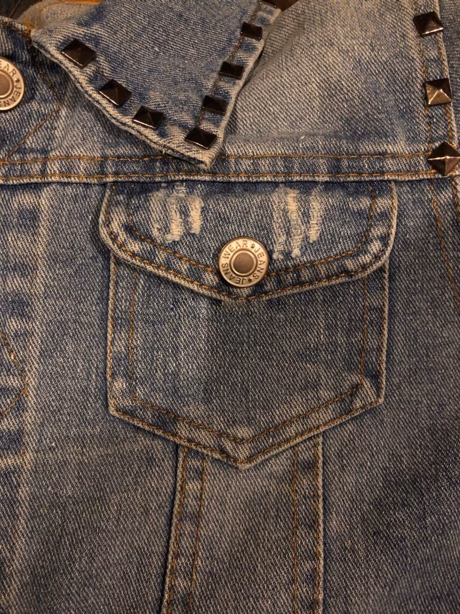 Từ túi chiếc áo khoác được tặng hậu chia tay cách đây 4 năm, cô gái òa khóc khi phát hiện ra tin nhắn bí mật - Ảnh 2. Từ túi chiếc áo khoác được tặng hậu chia tay cách đây 4 năm, cô gái òa khóc khi phát hiện ra tin nhắn bí mật - Ảnh 2.