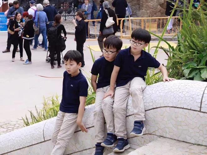 Dân mạng dậy sóng bộ ảnh cực cute mới nhất của 3 anh em Daehan - Minguk - Manse ảnh 5 bo song tung anh moi nhat cua cac con sinh 3, dan mang thot len "sao xinh the!" - 5