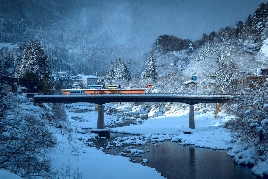 Den Nhat Ban, dung quen check-in ngoi lang tuyet dep nhu co tich hinh anh 4