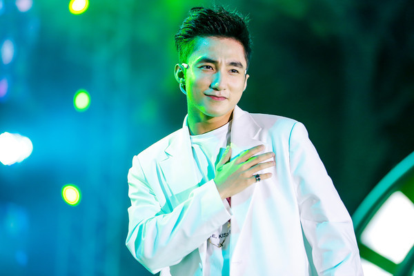 Muốn "thoát ế" hãy học hỏi ngay màn "rắc thính" đỉnh cao của Sơn Tùng M-TP ảnh 1 Không thể lợi hại hơn với màn rắc thính đỉnh cao của Sơn Tùng M-TP, muốn thoát ế thì học hỏi ngay đi!