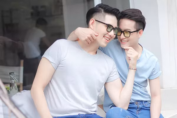 Chuyện chưa kể về cặp đôi nổi tiếng cộng đồng LGBT