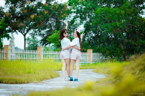 Bộ ảnh “Tri kỷ” ngọt ngào của đôi bạn thân nữ Hà Thành