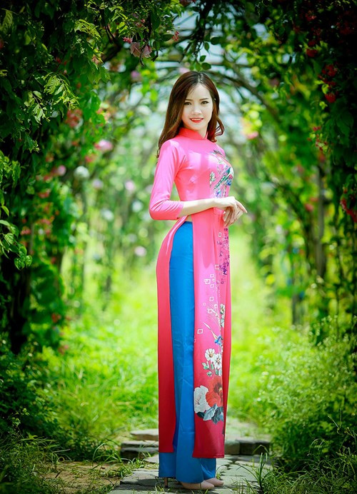 Thiếu nữ Hà thành duyên dáng với tà áo dài ảnh 15 Thiếu nữ Hà thành duyên dáng với tà áo dài - ảnh 14