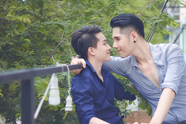 Chuyện chưa kể về cặp đôi nổi tiếng cộng đồng LGBT ảnh 12