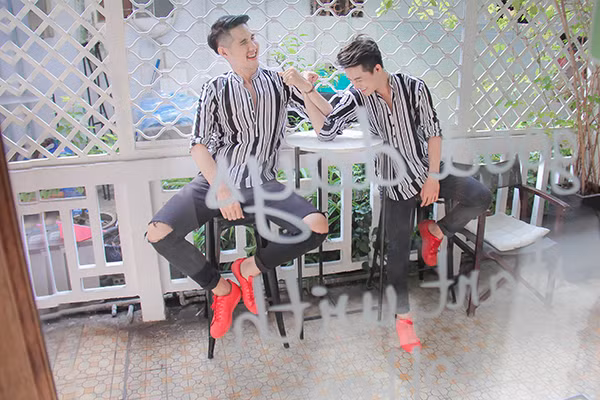 Chuyện chưa kể về cặp đôi nổi tiếng cộng đồng LGBT ảnh 2