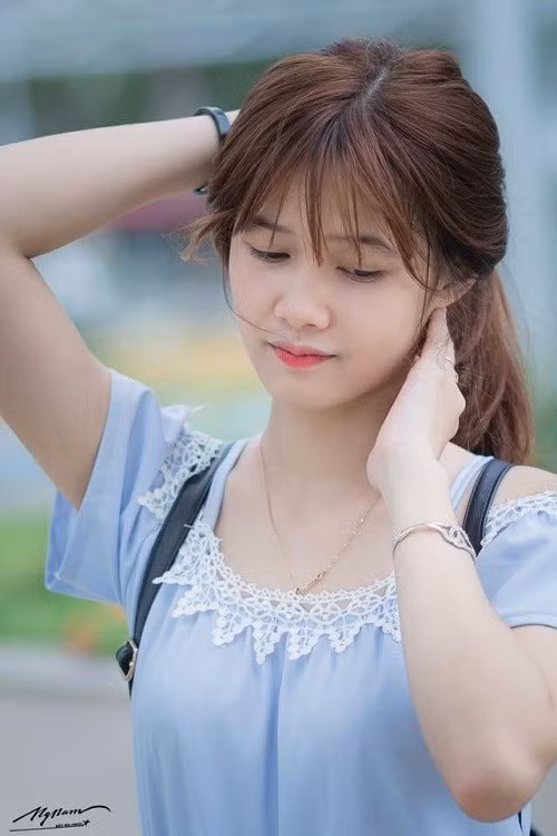 Cô bạn sở hữu cho mình chiều cao 1m65 là một lợi thế mà Minh Anh thường xuyên tham gia làm mẫu ảnh.